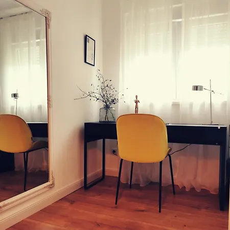 Apartment Boutique Lola *